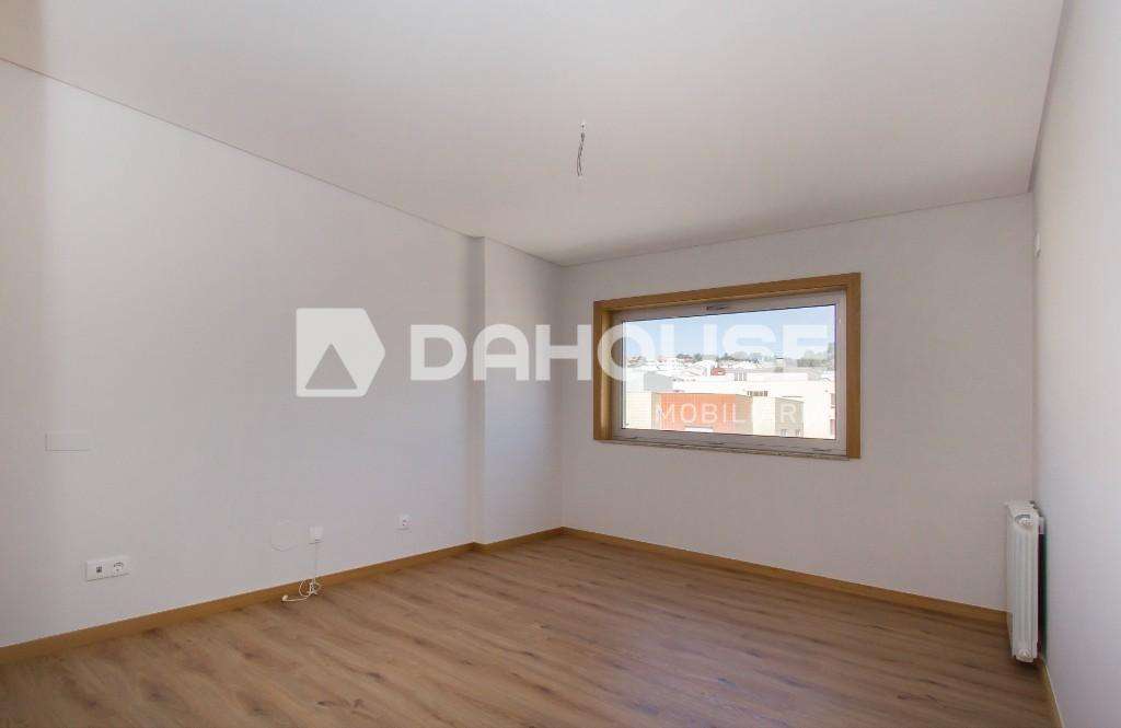 DA0165-Apartamento-T3-São-Victor-13